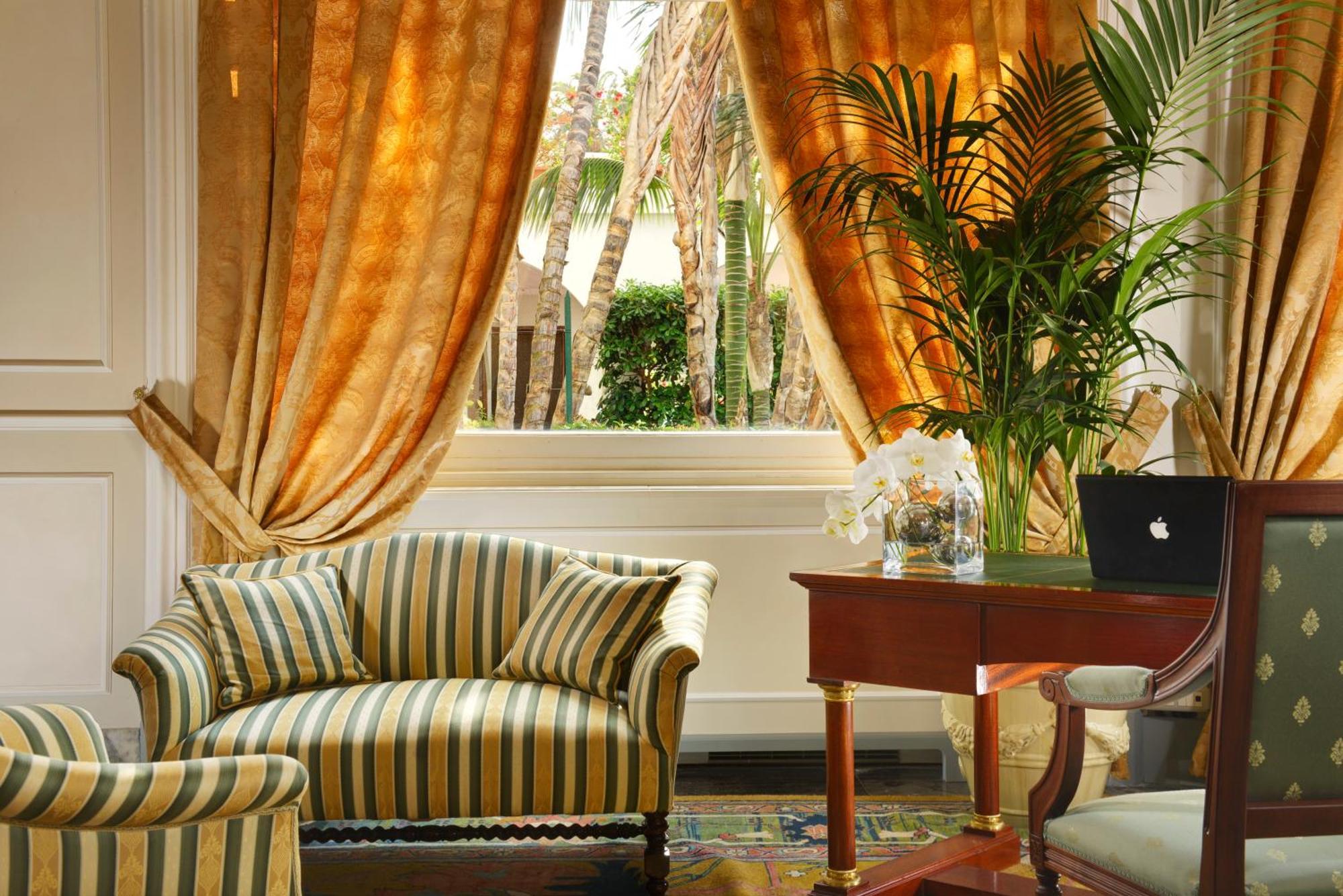 Royal Hotel Sanremo Bagian luar foto The lobby
