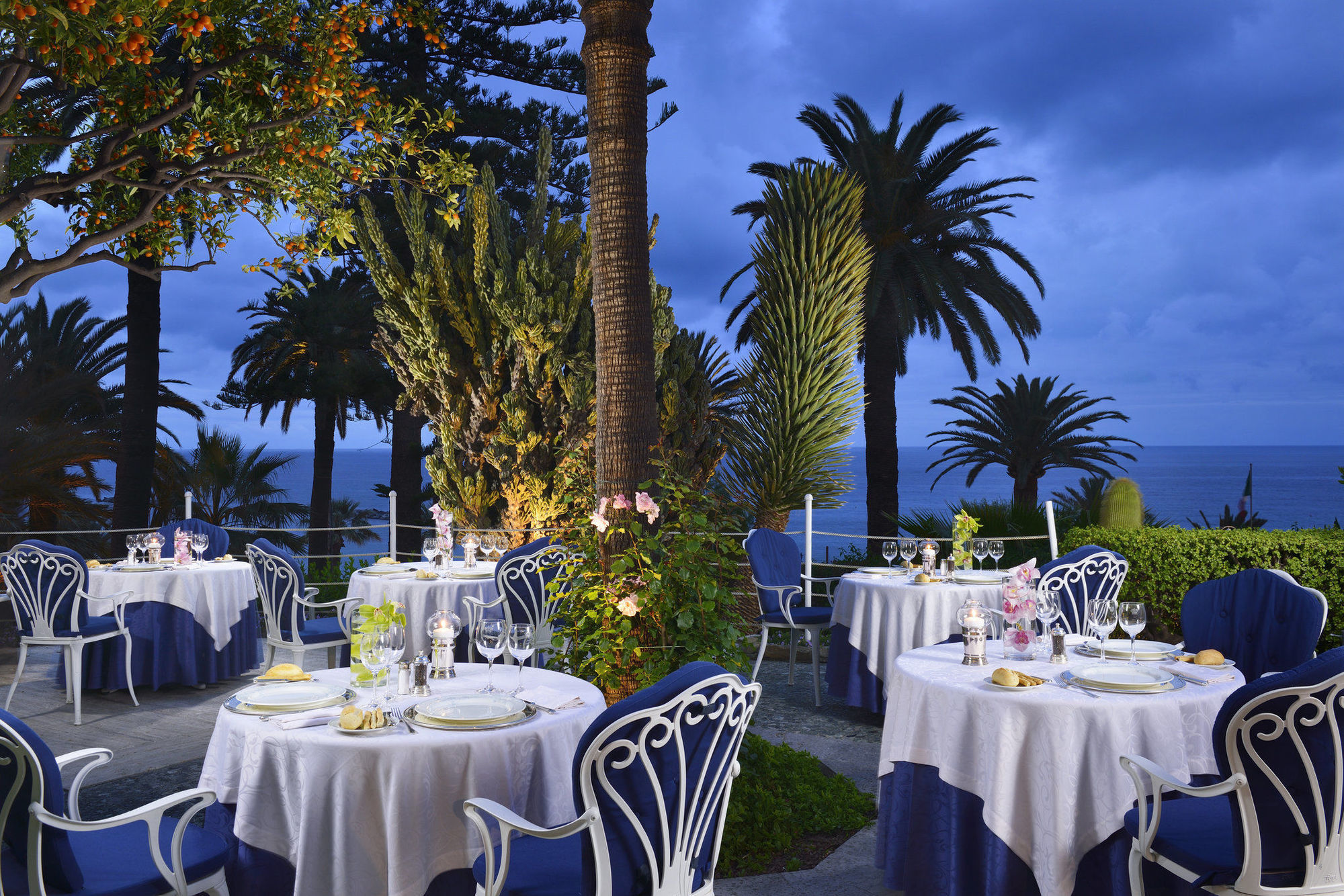 Royal Hotel Sanremo Restoran foto The hotel's restaurant