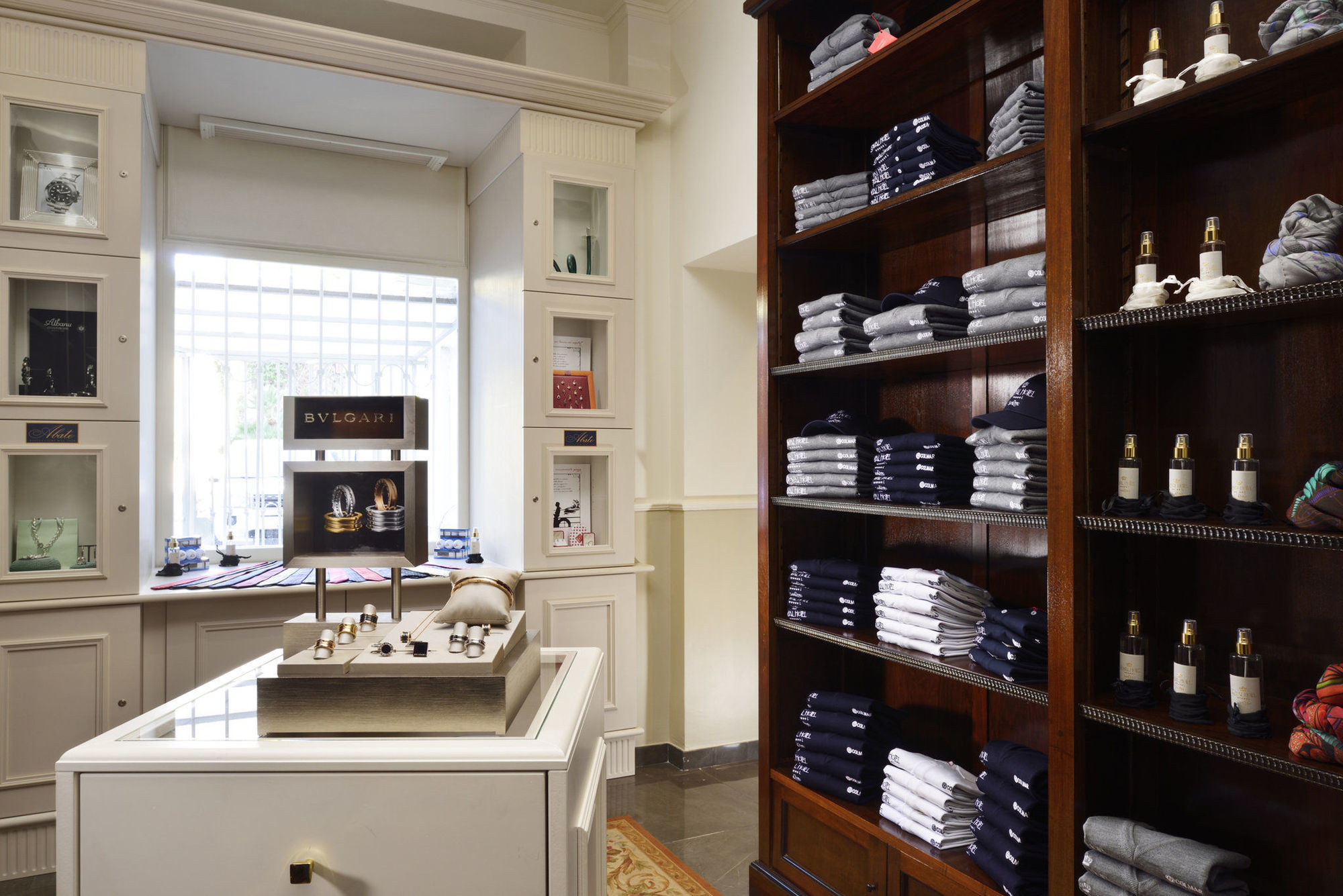 Royal Hotel Sanremo Bagian luar foto The interior of the store